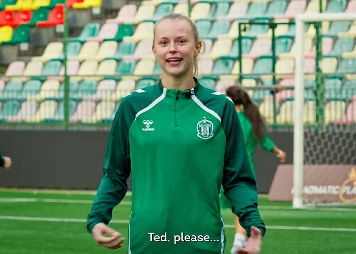 Lithuanian Soccer Team Finds Brilliant Way To Promote Women's Sports By Inviting Jason Sudeikis To Coach Them Lithuanian Soccer Team Finds Brilliant Way To Promote Women's Sports By Inviting Jason Sudeikis To Coach Them