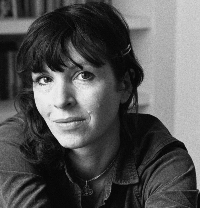 Black and white portrait of author Rachel Cusk, whose book may shed light on Natalie Portman's diva reputation.