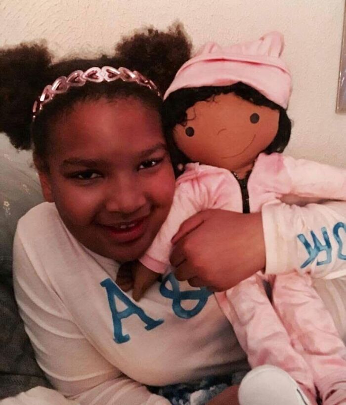 This Woman Continues To Create Custom Dolls That Celebrate Every Child’s Uniqueness (25 New Pics)