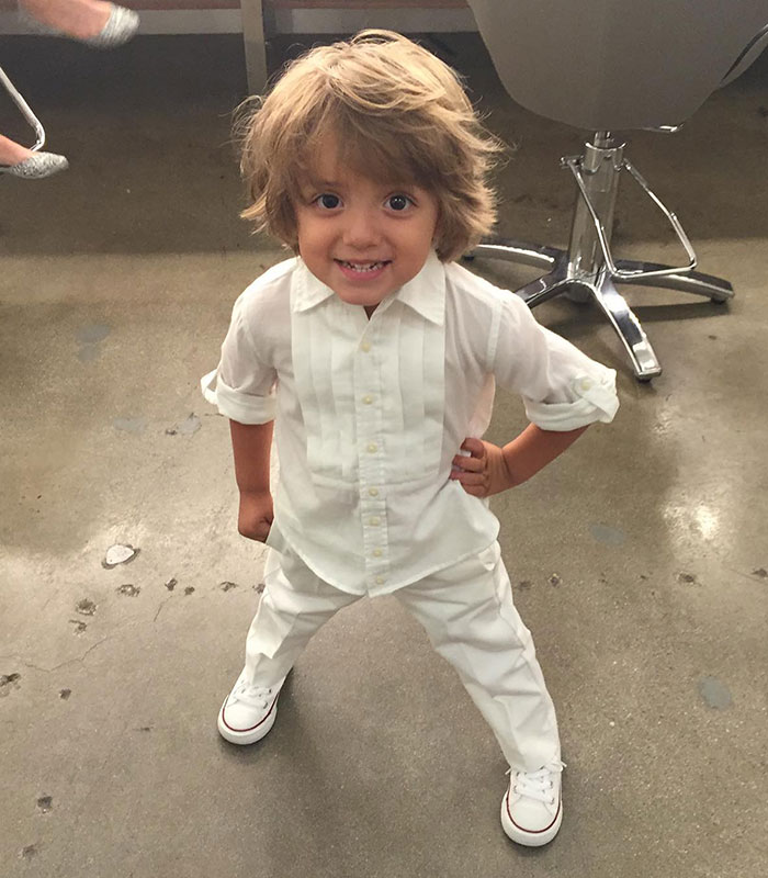 Fans In Absolute Disbelief After Hit Sitcom's Child Star Looks Unrecognizable At 15: "Has It Been That Long?" Fans In Absolute Disbelief After Hit Sitcom's Child Star Looks Unrecognizable At 15: "Has It Been That Long?"