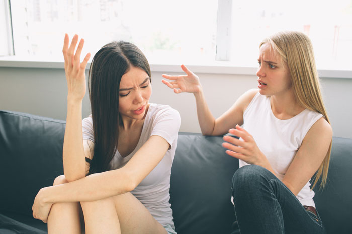 Laptop Gets Hidden Out Of Spite, Woman Sees This Is Just Red Flag Nr.1 After A 7-Year Relationship