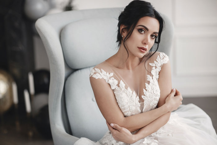 Wedding Turns Dramatic As Wacky MIL Tries To Wear White And Steals Bride's Dress, Fails Miserably Wedding Turns Dramatic As Wacky MIL Tries To Wear White And Steals Bride's Dress, Fails Miserably