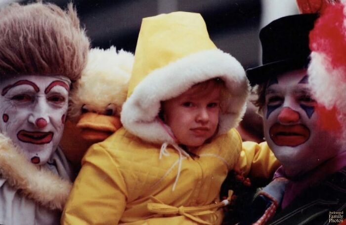 31 Childhood Photos That Prove Old-School Mascots Were Absolutely Terrifying