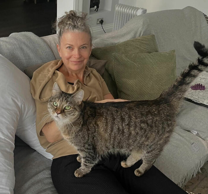 Ricky Gervais's partner and their cat, hinting at the upcoming marriage. Ricky Gervais's partner and their cat, hinting at the upcoming marriage.