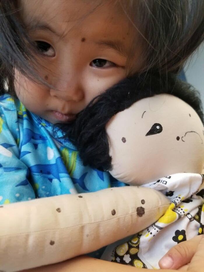 This Woman Continues To Create Custom Dolls That Celebrate Every Child’s Uniqueness (25 New Pics)