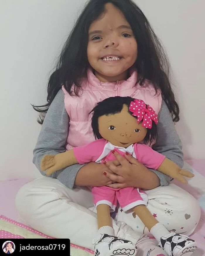 This Woman Continues To Create Custom Dolls That Celebrate Every Child’s Uniqueness (25 New Pics)