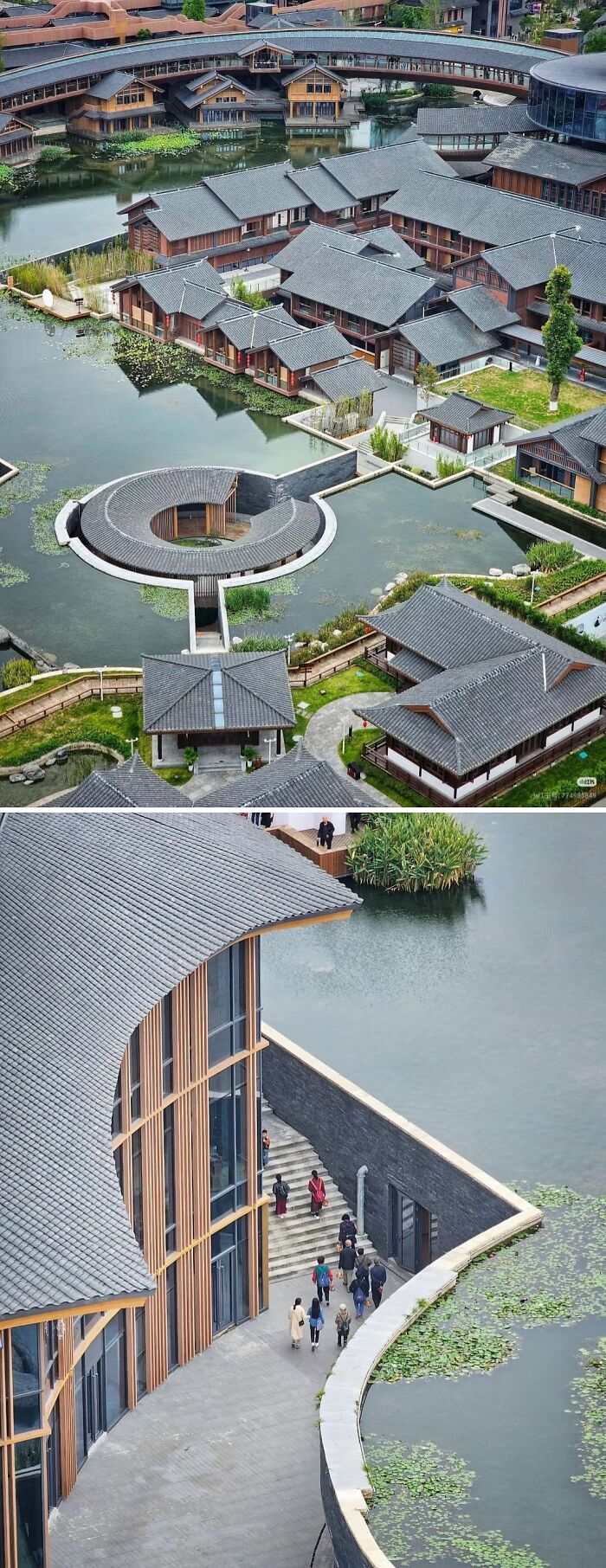 Temple In The Lake. Longxing Temple, Chengdu, China