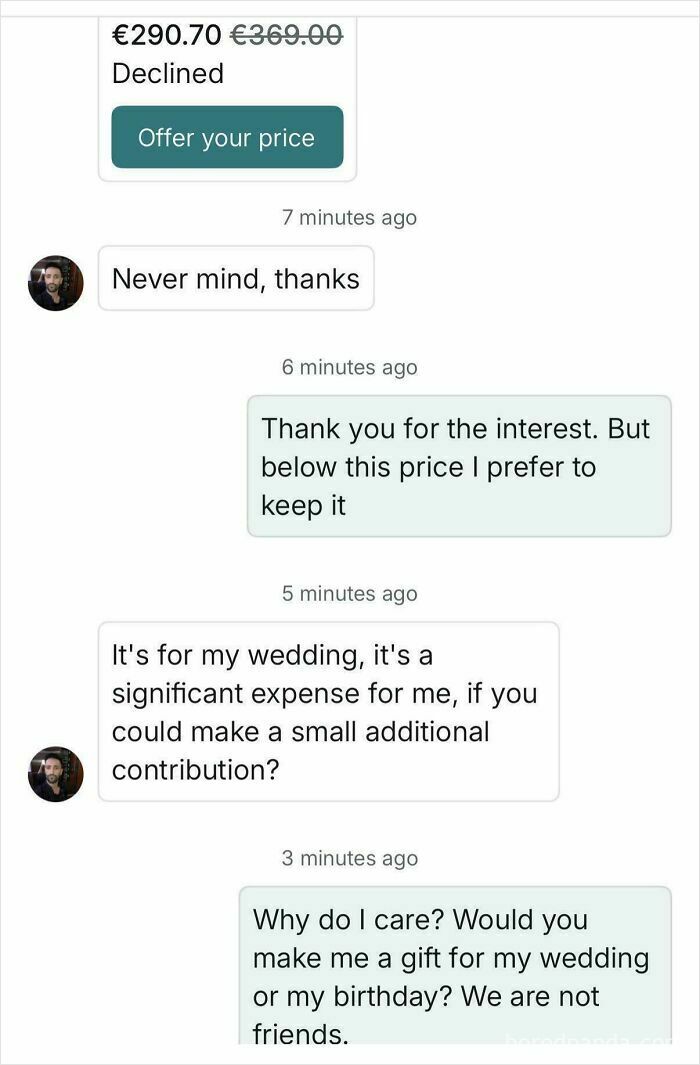 A text message exchange about a wedding item, with a choosing beggar demanding a price reduction.