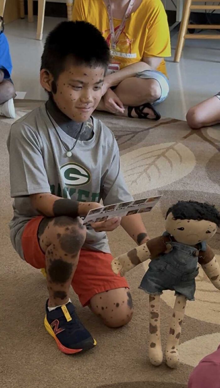 This Woman Continues To Create Custom Dolls That Celebrate Every Child’s Uniqueness (25 New Pics)