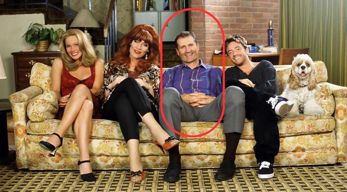 The cast of Married... with Children on a couch, with Al Bundy circled. TV show character profession.