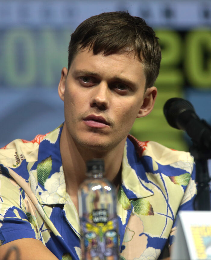 Actor Bill Skarsgård, 36