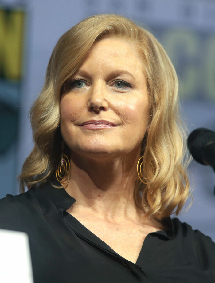 Actor Anna Gunn, 58