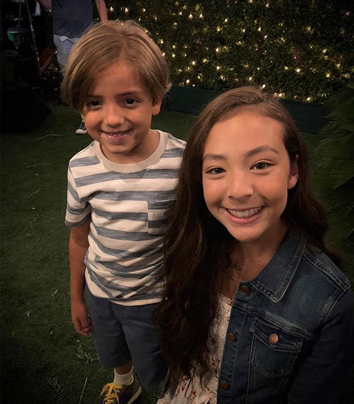 Fans In Absolute Disbelief After Hit Sitcom's Child Star Looks Unrecognizable At 15: "Has It Been That Long?" Fans In Absolute Disbelief After Hit Sitcom's Child Star Looks Unrecognizable At 15: "Has It Been That Long?"