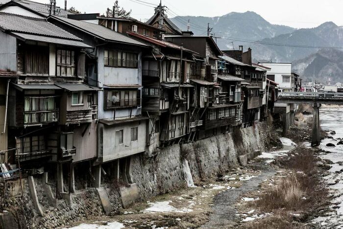 Hanging Houses In Kiso-Fukushima