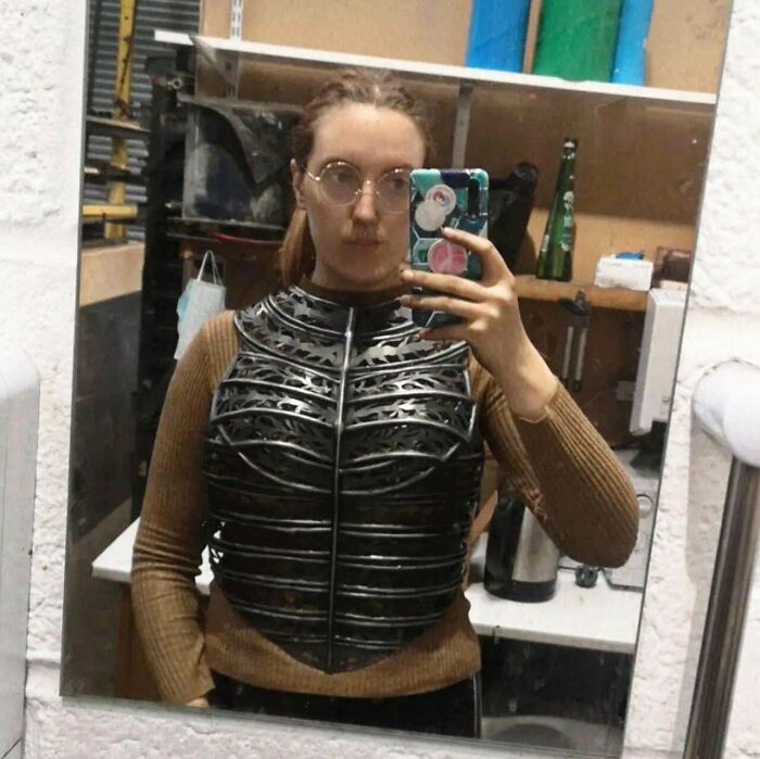 I Spent The Last Two Days Making A Steel 'Breastplate' For My Cosplay Of Sansa Stark From Game Of Thrones!