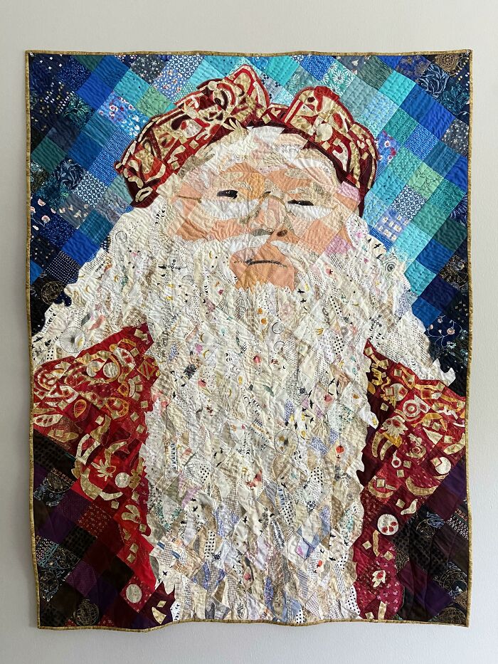 A detailed Santa Claus quilt, an amazing craft that proves people can go above and beyond.