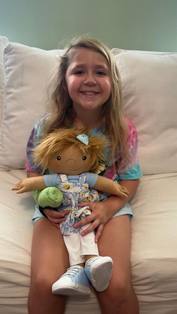 This Woman Continues To Create Custom Dolls That Celebrate Every Child’s Uniqueness (25 New Pics)