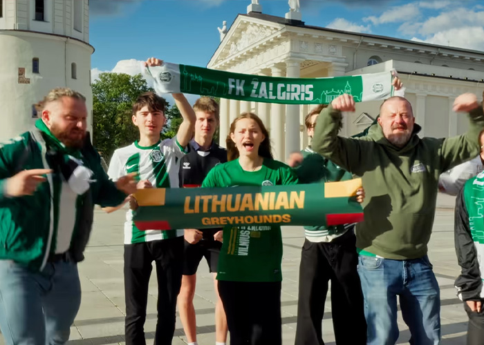 Lithuanian Soccer Team Finds Brilliant Way To Promote Women's Sports By Inviting Jason Sudeikis To Coach Them Lithuanian Soccer Team Finds Brilliant Way To Promote Women's Sports By Inviting Jason Sudeikis To Coach Them