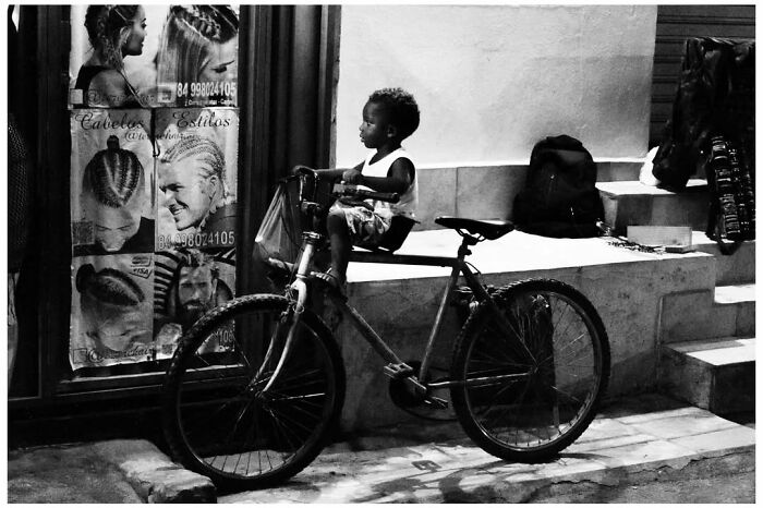 40 Striking Street Photos To Get You Ready For The Pure Street Photography Awards 2027