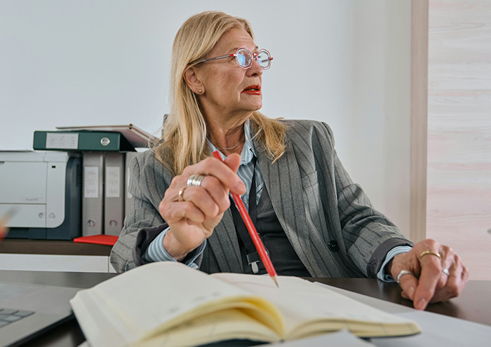 Woman Runs Into Insufferable Highschool Teacher 20 Years Later And Gets Proof That Karma Really Exists Woman Runs Into Insufferable Highschool Teacher 20 Years Later And Gets Proof That Karma Really Exists