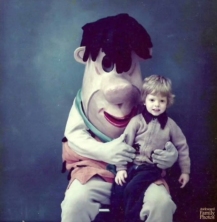 31 Childhood Photos That Prove Old-School Mascots Were Absolutely Terrifying