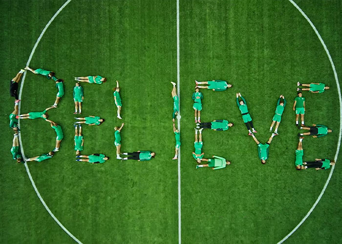 Lithuanian Soccer Team Finds Brilliant Way To Promote Women's Sports By Inviting Jason Sudeikis To Coach Them Lithuanian Soccer Team Finds Brilliant Way To Promote Women's Sports By Inviting Jason Sudeikis To Coach Them