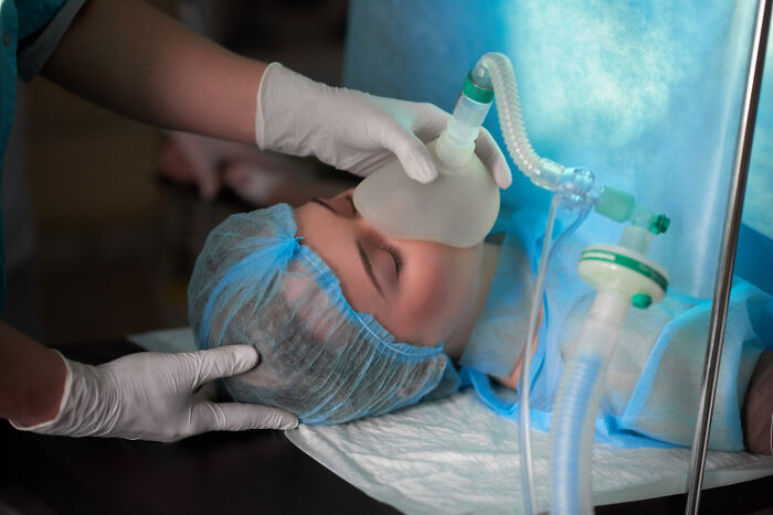 62 Patients Share The Medical Procedures That Hurt Far More Than Doctors Had Led Them To Expect