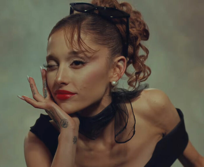 "Me When I Lie": Ariana Grande Stops Show To Give 4-Minute Speech Explaining Sudden Decision To "Step Back" "Me When I Lie": Ariana Grande Stops Show To Give 4-Minute Speech Explaining Sudden Decision To "Step Back"