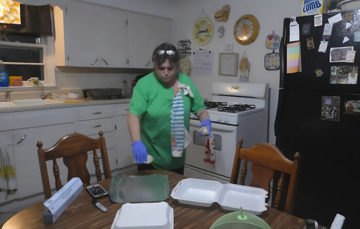 Missouri grandma preparing free breakfasts in her kitchen for neighbors, despite being ordered to stop serving free breakfasts. Missouri grandma preparing free breakfasts in her kitchen for neighbors, despite being ordered to stop serving free breakfasts.
