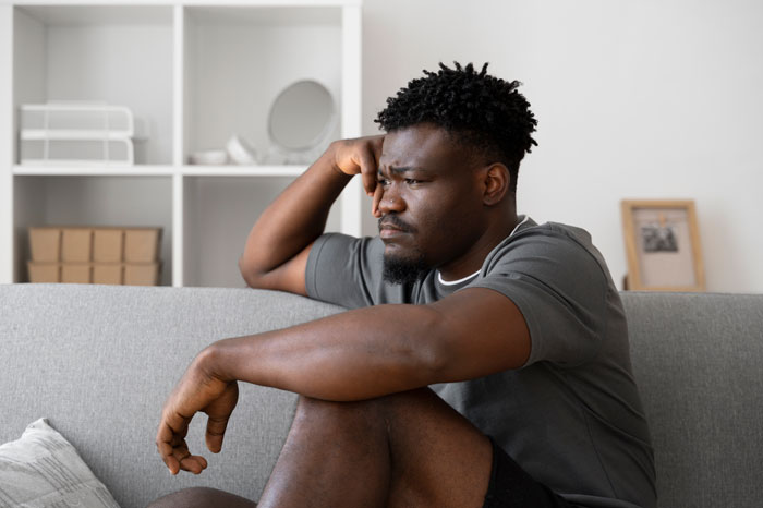 Woman Won’t Play MOH For Twin And Her Childhood Bully, Fam Asks Questions As The Truth Comes Out Woman Won’t Play MOH For Twin And Her Childhood Bully, Fam Asks Questions As The Truth Comes Out