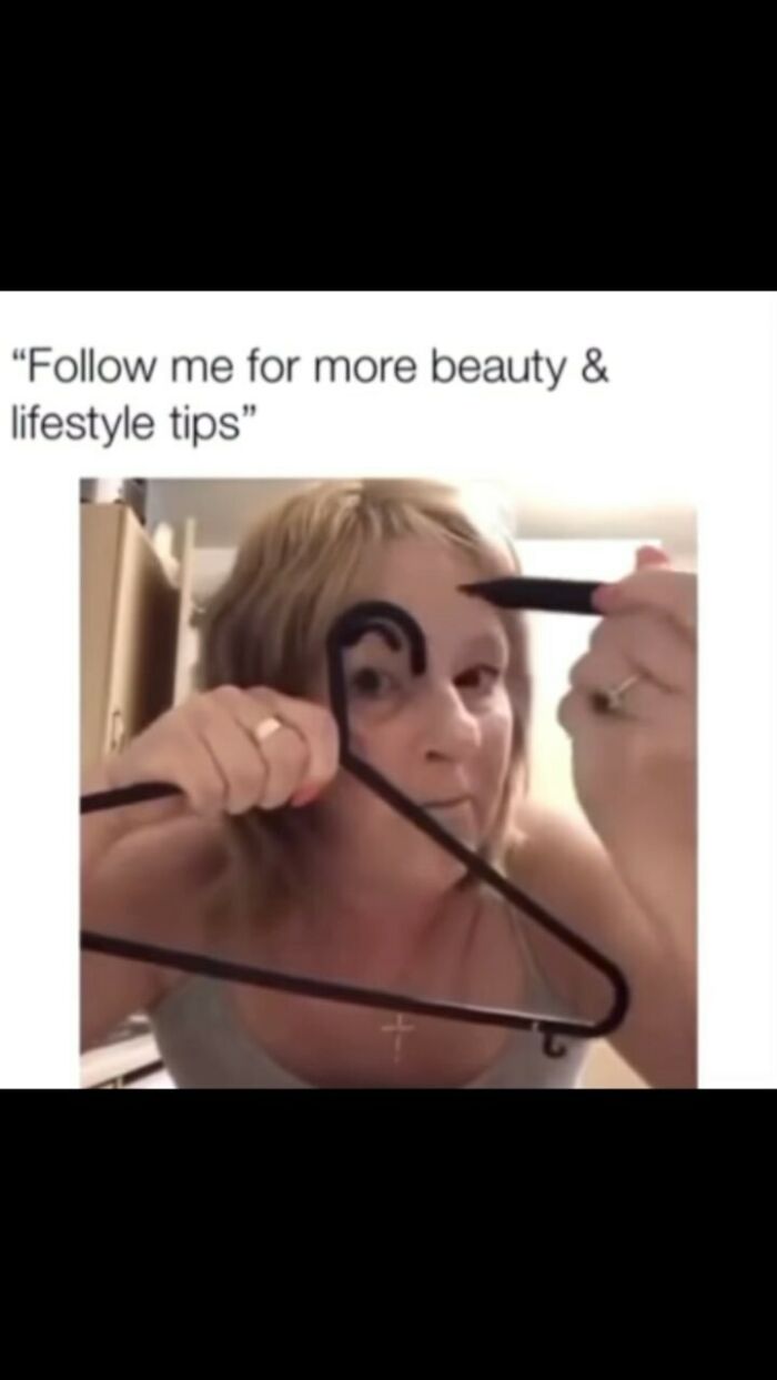 CRlD8yOCtGE-png__700.jpg