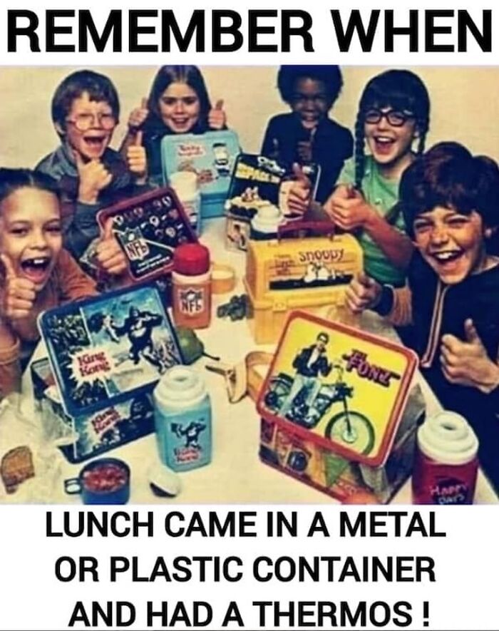 Happy kids show off their metal lunch boxes and thermoses, a pure nostalgia gem from Saturday mornings.