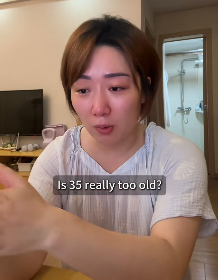 Mom Tried Setting Her Up With a Man Over 50, Then She Opened Up About China's Painful "Leftover Women" Label Mom Tried Setting Her Up With a Man Over 50, Then She Opened Up About China's Painful "Leftover Women" Label
