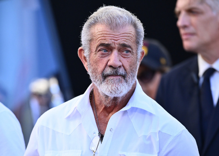Mel Gibson facing furious backlash for mocking deaf interpreter at Fan Expo. Mel Gibson facing furious backlash for mocking deaf interpreter at Fan Expo.