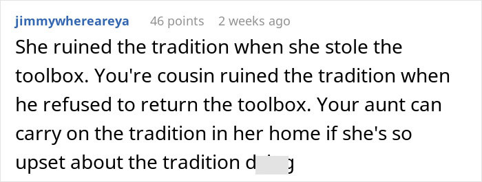 A screenshot of a comment discussing a family free table tradition and an aunt treating it like a free-for-all.