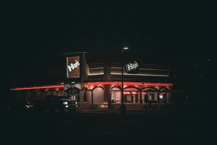 42 Awkward Situations And Wild Drive-Through Stories As Customers Don’t Know Employees Can Hear Them