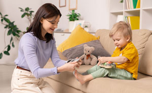 Aunt Thinks She Can Bully A Babysitter In Her Own Language, Gets A Harsh Reality Check