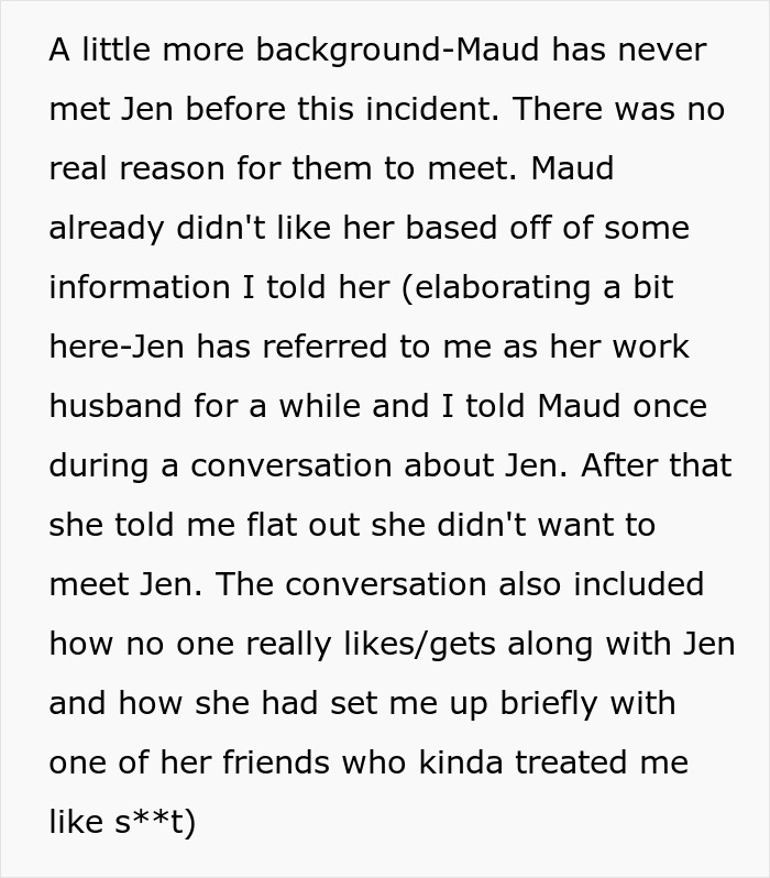 Guy Shows Just How Oblivious He Is After He Shares His Girlfriend's "Ridiculous" Behavior Guy Shows Just How Oblivious He Is After He Shares His Girlfriend's "Ridiculous" Behavior
