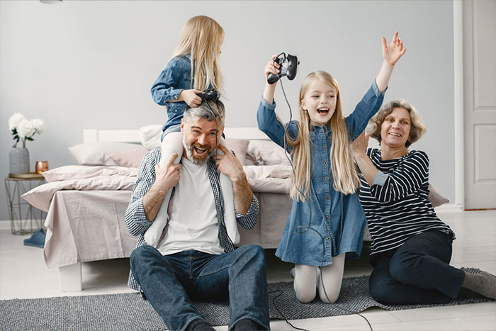 Man Sings Praises To His Parents, GF Finally Finds Out The Reason Why And Breaks Up With Him Man Sings Praises To His Parents, GF Finally Finds Out The Reason Why And Breaks Up With Him