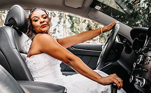 Bride Comes In To Pay For Wedding One Day Before Getting Married, Surprised They Kick Her Out