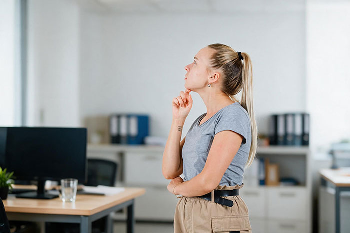 Woman Thinks She’s Found A Bestie At Work, Her Wedding Invite List Reveals She’s Just A Coworker Woman Thinks She’s Found A Bestie At Work, Her Wedding Invite List Reveals She’s Just A Coworker