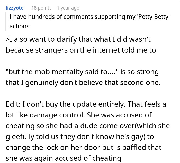 A lengthy comment analyzing the situation, including hundreds of supporting comments and questioning the update's sincerity. A lengthy comment analyzing the situation, including hundreds of supporting comments and questioning the update's sincerity.