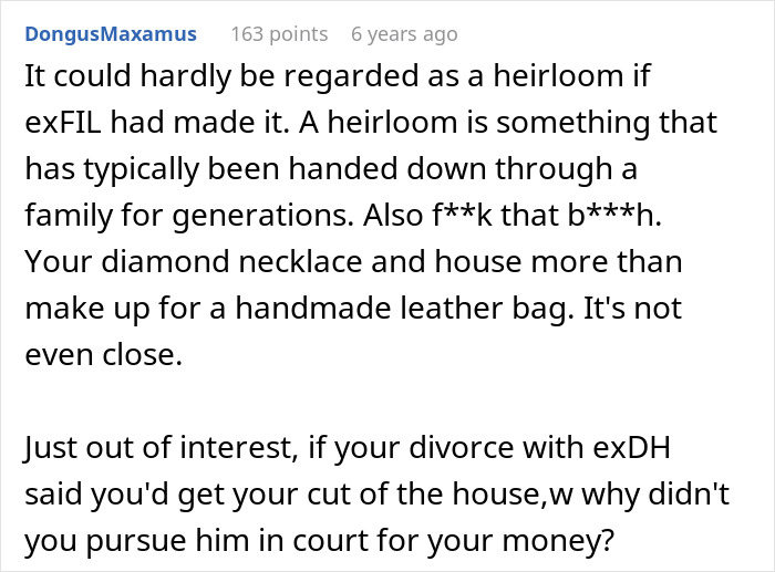 Screenshot of a Reddit comment arguing the gift is not a heirloom and mentioning the missing necklace and house. Screenshot of a Reddit comment arguing the gift is not a heirloom and mentioning the missing necklace and house.
