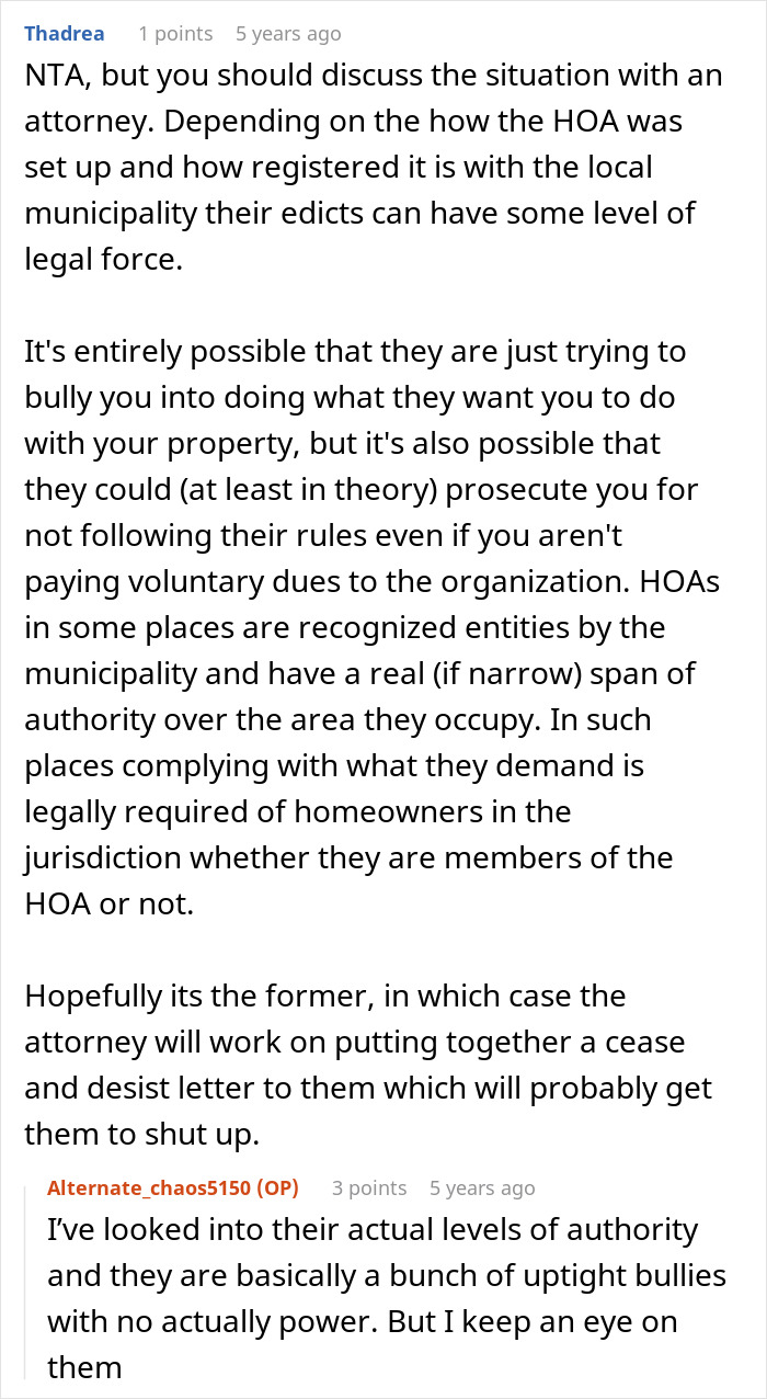 Screenshot of an online discussion about a man owning home and land free of HOA rules. Screenshot of an online discussion about a man owning home and land free of HOA rules.