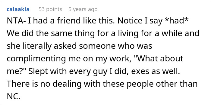 Woman Notices Her Friend Keeps Acting Stranger And Stranger, Finally Understands Why Woman Notices Her Friend Keeps Acting Stranger And Stranger, Finally Understands Why