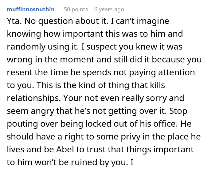 A Reddit comment criticizing a woman for disrespecting boundaries after moving into a guy's house.