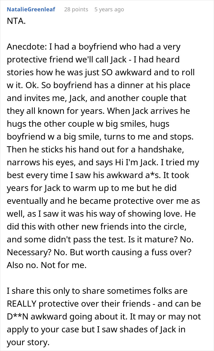 A screenshot of a comment discussing a protective friend and a party host's reaction to a boyfriend.