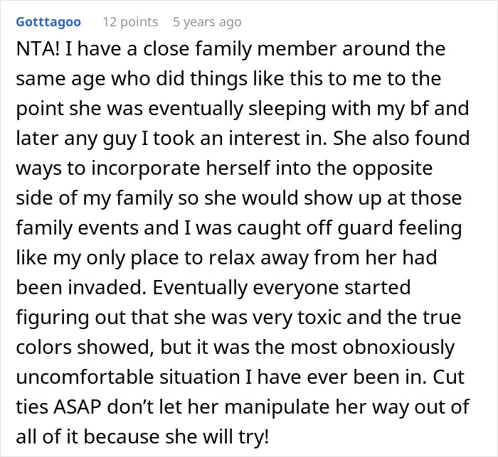 Woman Notices Her Friend Keeps Acting Stranger And Stranger, Finally Understands Why Woman Notices Her Friend Keeps Acting Stranger And Stranger, Finally Understands Why