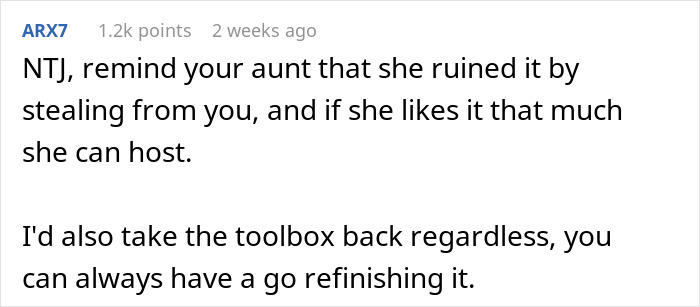 A screenshot showing a comment about a family free table tradition and an aunt who ruined it.