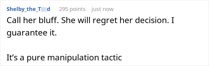 A screenshot of a comment advising a bride to call her mother's bluff about walking down the aisle.